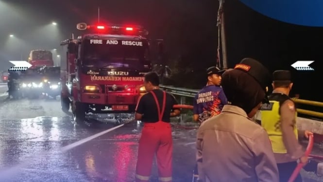 Penyemprotan Serangga Lembayang di Jembatan Linggamas