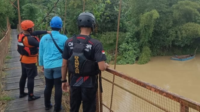 Warga Wangon Banyumas Hanyut Di Sungai Tajum