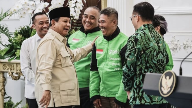 Presiden Prabowo Umumkan Pemberian THR