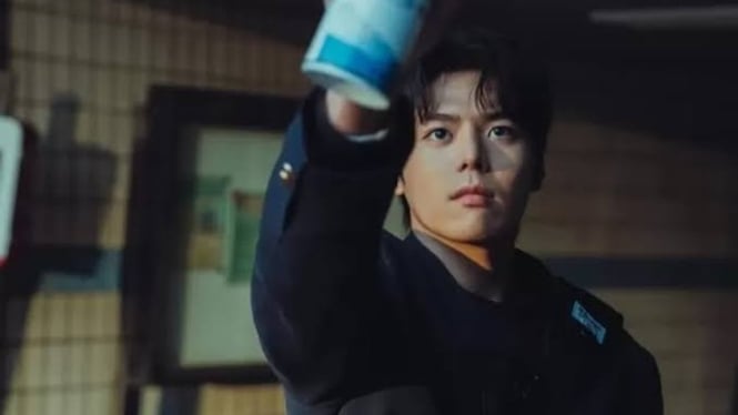 Ryeo Un sebagai Park Hu Min dalam drama Korea Weak Hero Class 2