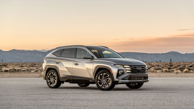 Hyundai Tucson Hybrid 2025 Mobil SUV Futuristik