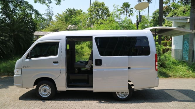 Potret Suzuki Carry Minibus