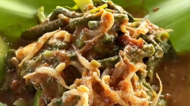 Pecel Sayur di Patikraja