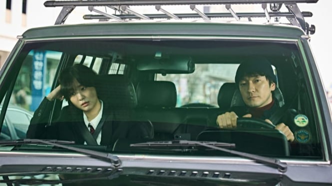 Kim Da Mi dan Son Suk Ku dalam drama Korea Nine Puzzles