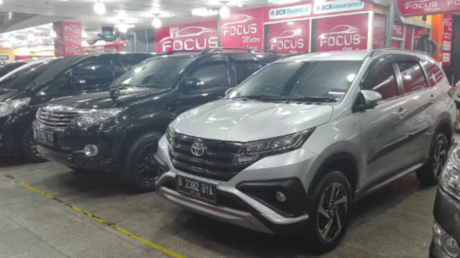 All New Toyota Rush di diler mobil bekas