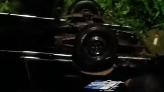 Mobil Pickup Terperosok Hingga Terbalik di Kertanegara Purbalingga,