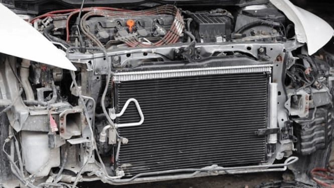 Penyebab Radiator Mobil Berkarat