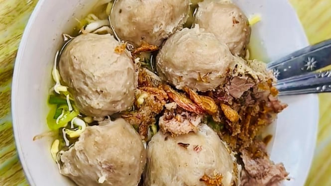 Makan Bakso Pedas yang Melegenda di Purwokerto