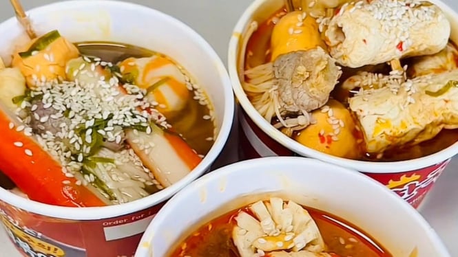 Ngodeng Kroya, Jajanan Hits Kuah Tomyum dan Original