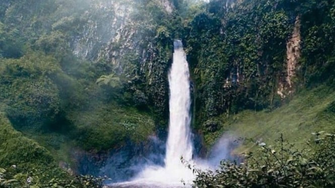 Indahnya Curug Sikopel di Banjarnegara