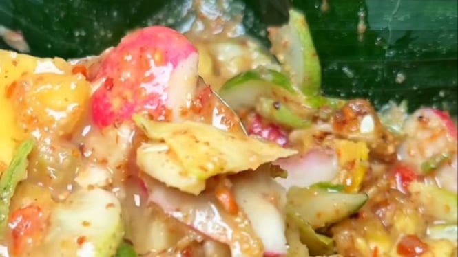 Rujak Sayur dan Buah enak di Purwokerto