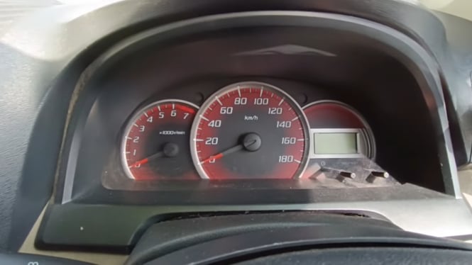 Tips Memanaskan Mobil Manual untuk Pemula
