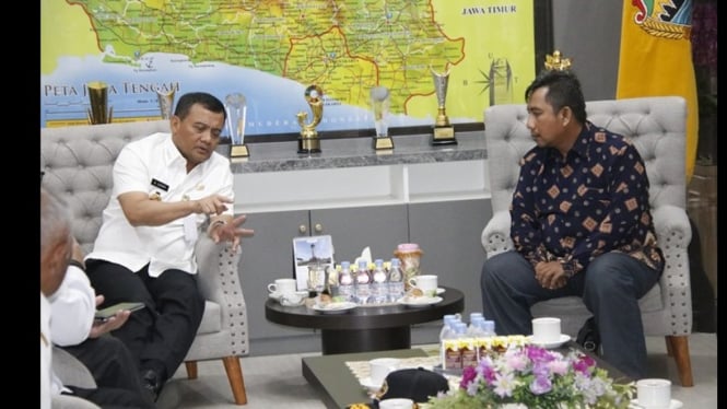 Gubernur Jateng pimpin program tanam mangrove Mageri Segoro