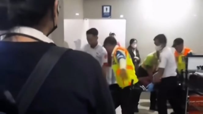 Wanita Melahirkan di Stasiun Bogor