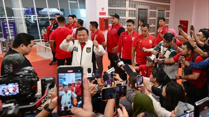Presiden RI Prabowo saat nonton Timnas Indonesia vs Bahrain