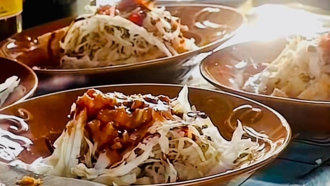 Tahu Kupat Mbah Djawi Purwokerto