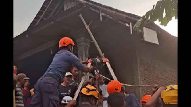 Evakuasi bocah terperosok sumur dalam 25 meter di Sragen