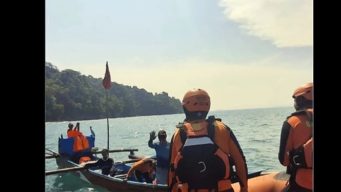 Dua nelayan Cilacap selamat usai hilang 21 jam di laut
