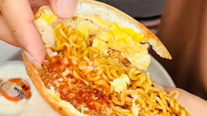 Lekker Topping Indomie di Purwokerto