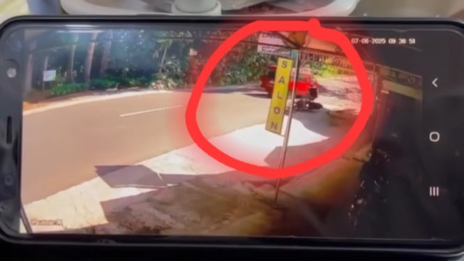 CCTV Detik-Detik Kecelakaan di Pagedongan