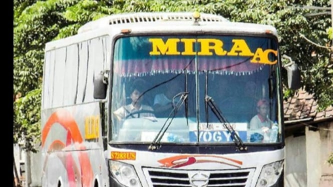 Motor ringsek usai tabrakan maut di Jalan Jogja-Solo