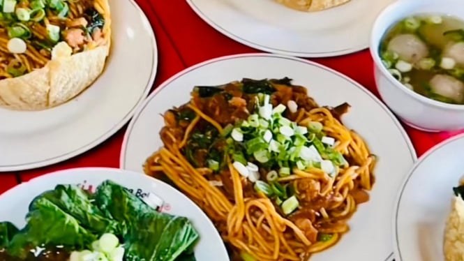 Mie Ayam Mangkok Pangsit Unik di Purwokerto