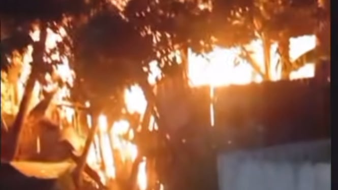 Kebakaran Gudang Kayu Meubel di Proyonanggan Utara Batang