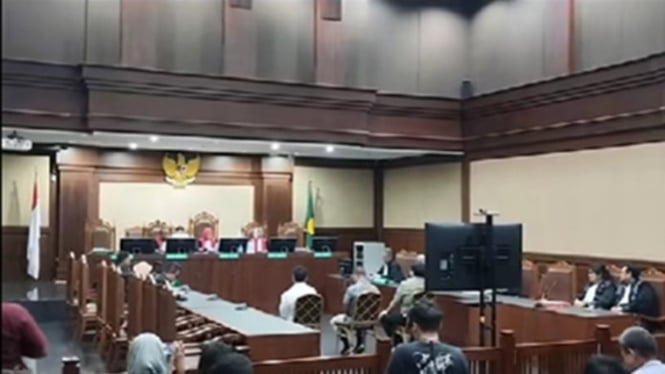 3 terdakwa korupsi APD COVID 19 jalani sidang vonis