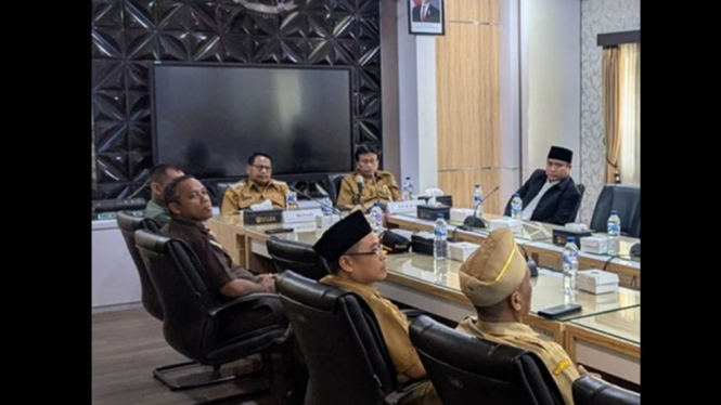 Bupati Harno tegaskan larangan main HP saat rapat OPD
