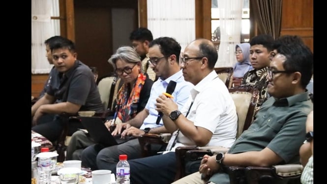 Bupati Banyumas saat terima hibah dari UNCDF dan mitra