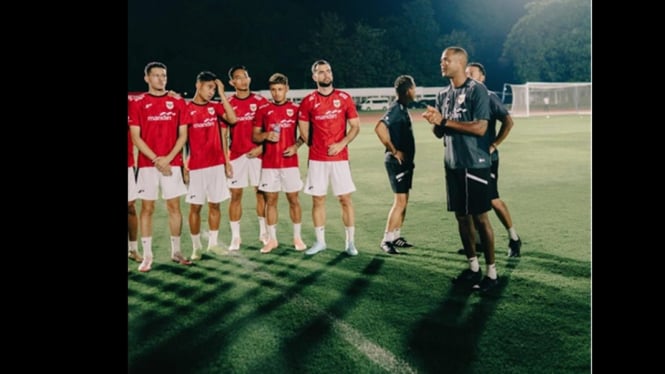 Komentar Kluivert soal tuan rumah playoff Piala Dunia heboh