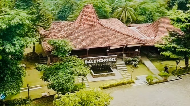 Bale Hinggil Baturraden Purwokerto