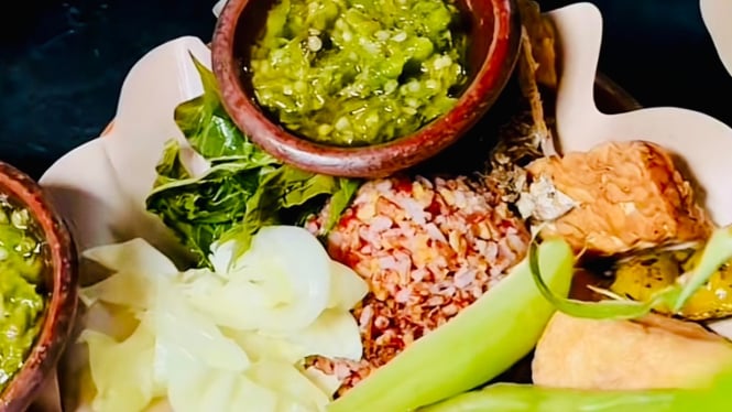Nasi Bronjol: Kuliner Sehat Khas Lereng Slamet