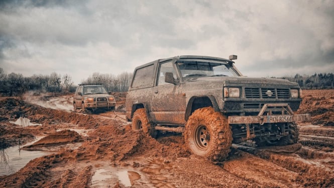 Mobil Off road ketika medannya