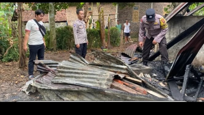 Kebakaran rumah lansia du Bukateja Purbalingga