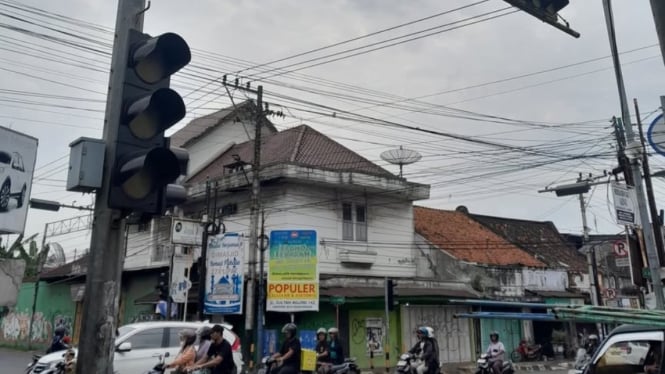 Lampu Lalu Lintas di Perempatan Grogolan Pekalongan Gangguan