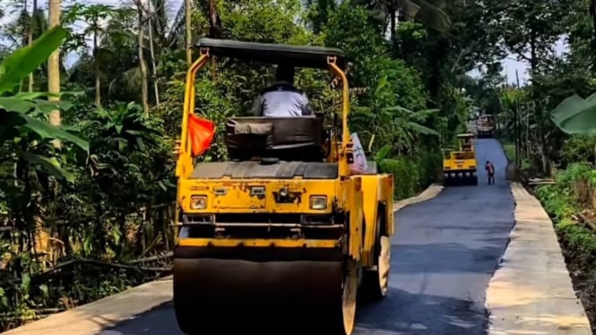 Perbaikan Pengaspalan Jalan Tumiyang-Menggala
