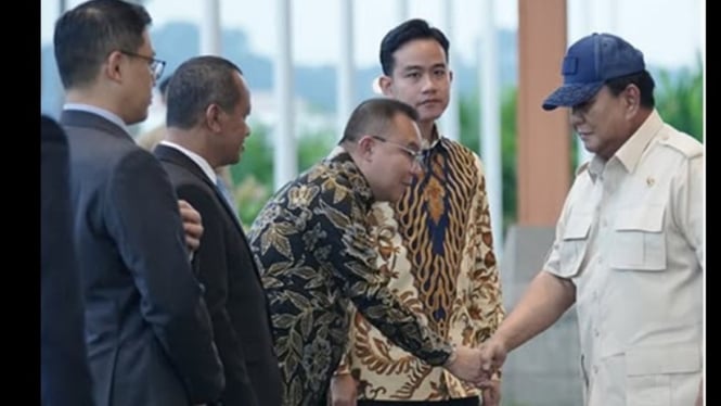 Mahasiswa Blitar dihalau saat bentang spanduk ke Gibran