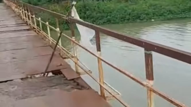kondisi Jembatan Penghubung Antar Desa di Siwalan, Pekalongan