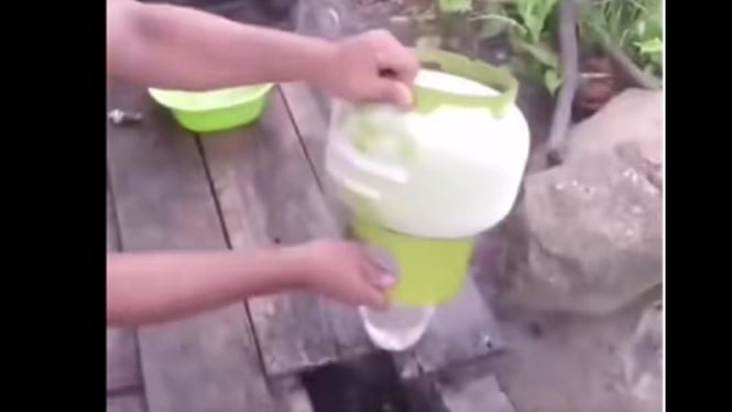 Pria Kalimantan Bongkar Isi Gas
