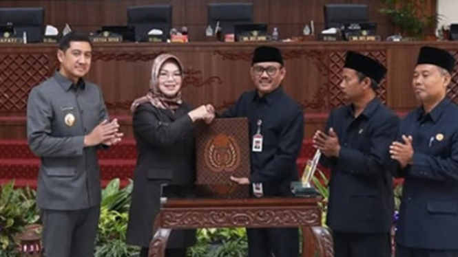 Perbaikan jalan di Sukoharjo mulai dikerjakan bertahap