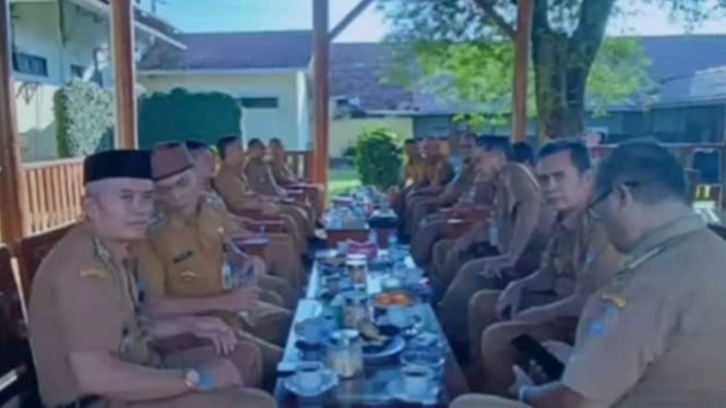 Kades Karangpucung audiensi dengan Bupati Cilacap
