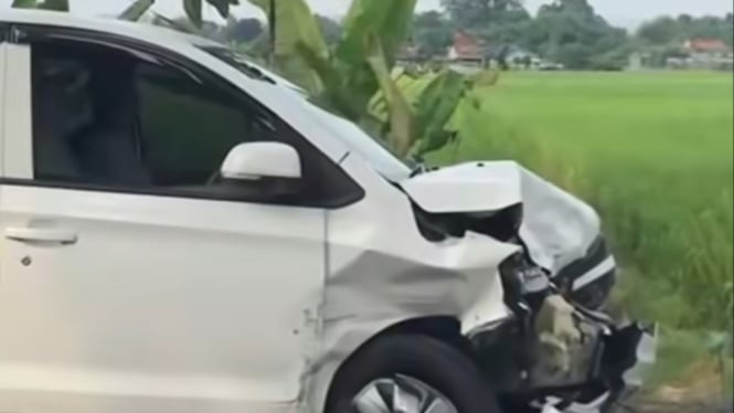 Dua Mobil Tabrakan di Sempor Kebumen