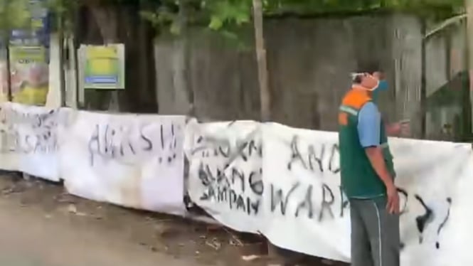 Gunungan Sampah di Jembatan Sean Sudah Dibersihkan