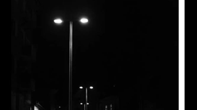 Ilustrasi Tiang lampu jalan tengah dipersiapkan Rembang