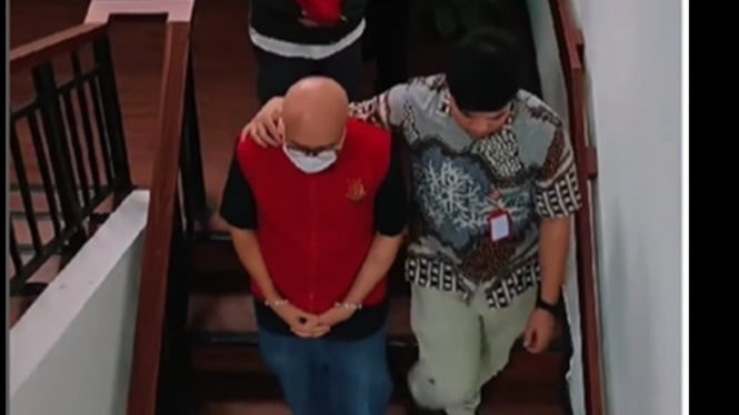 Para tersangka digiring ke Rutan Kebon Waru