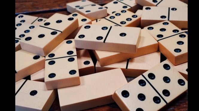 Ilustrasi Barang bukti dan 6 pelaku judi domino diamankan polisi