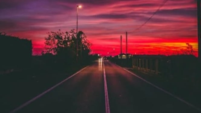 Langit mendung saat malam 1 Suro di Jumat Kliwon 2025