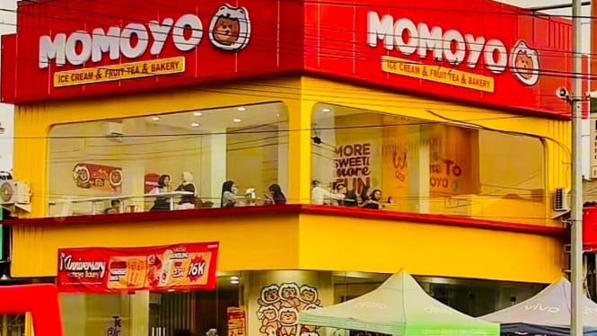 Momoyo Ice Cream, Fruit Tea & Bakery Purwokerto