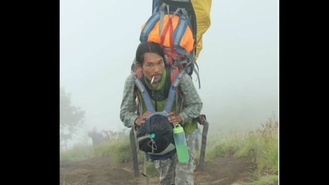 relawan evakuasi Juliana Marins di Rinjani